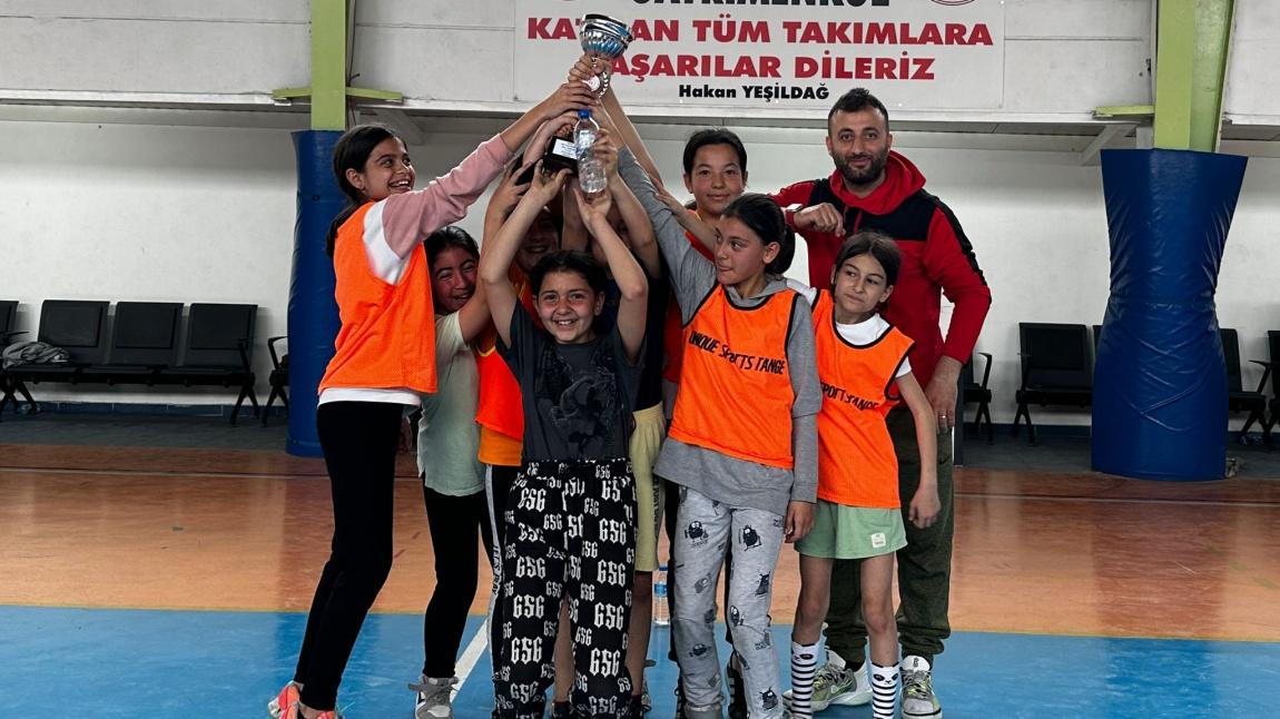 Geyve 1.Si Küçük Kız Futsal Takımımız!